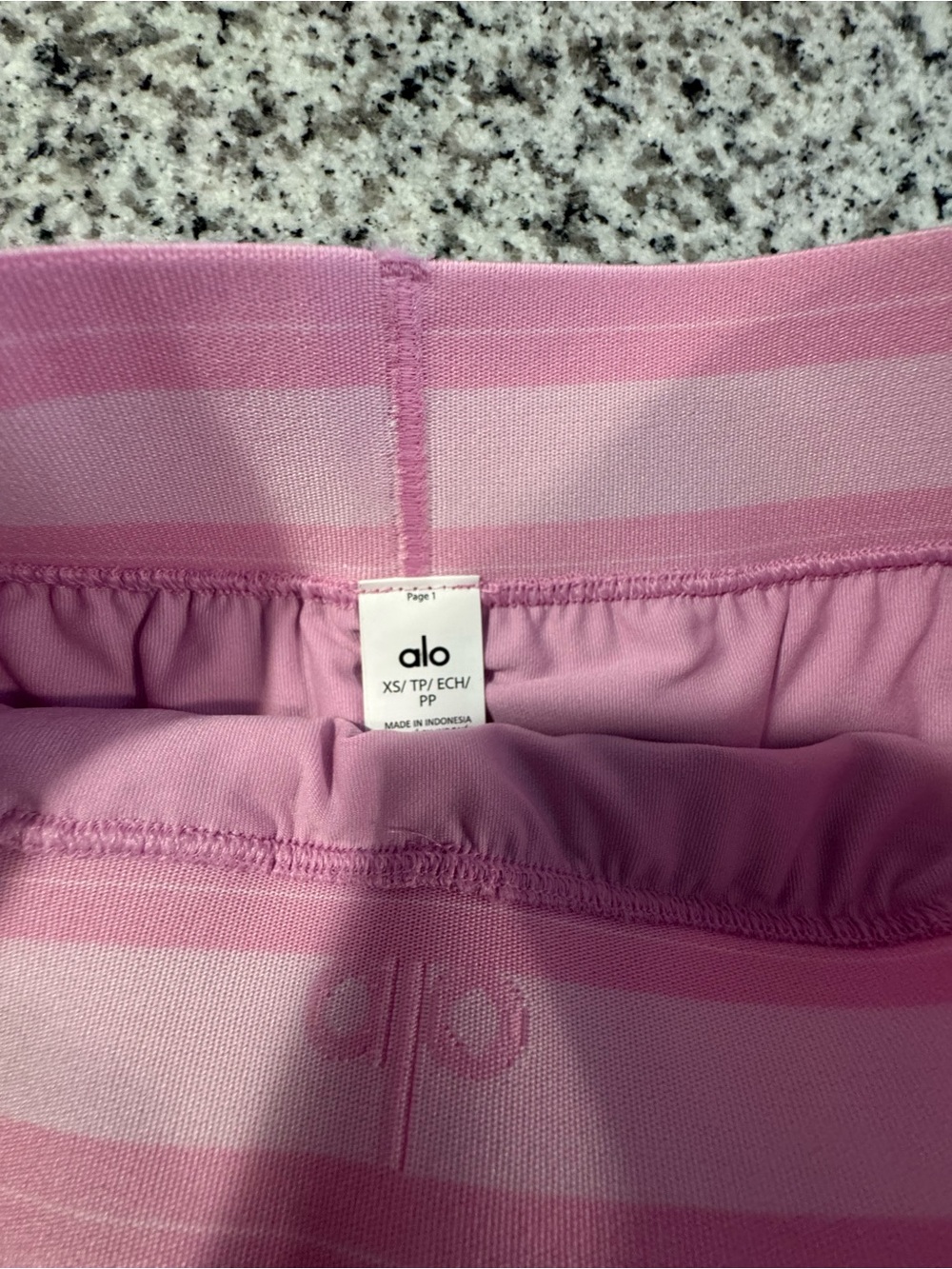 ALO Yoga Women’s Candy Heart Pink Match Point Shorts - Picture 3 of 3